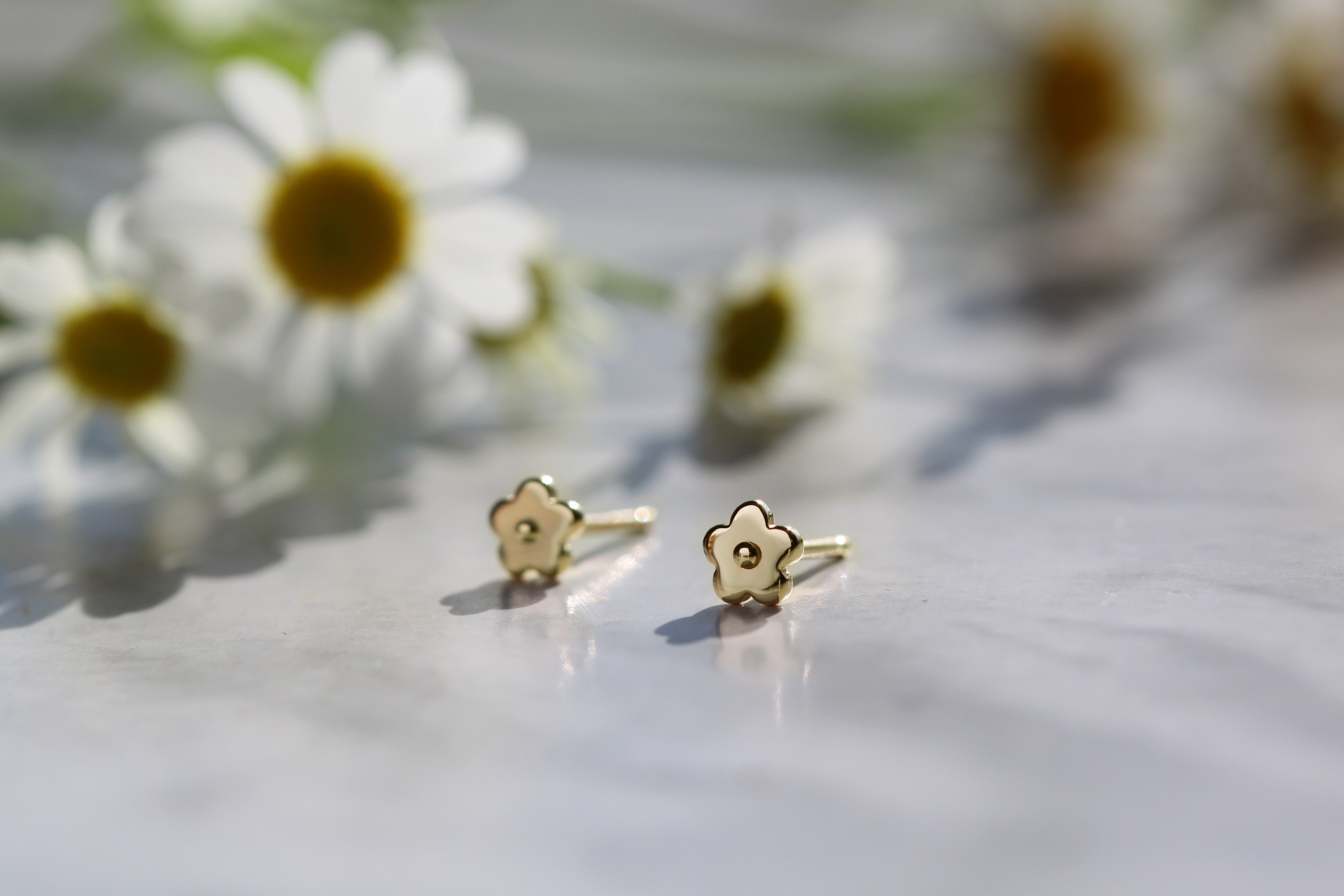 Marguerite Solid Gold Earrings